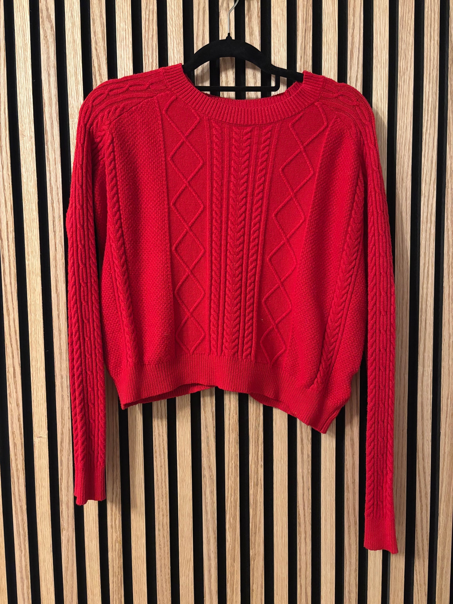 DÜNNER PULLOVER MIT MUSTER